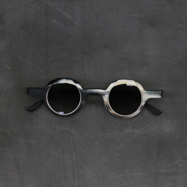 Rigards RG1064 series natural horn round frame sunglasses RG-RG1064-HBKJBHP black and white frame with gradient gray lenses